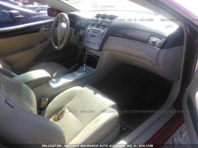 4T1FA38PX5U064701 - 2005 TOYOTA CAMRY SOLARA SE/SLE წითელი ფოტო 5