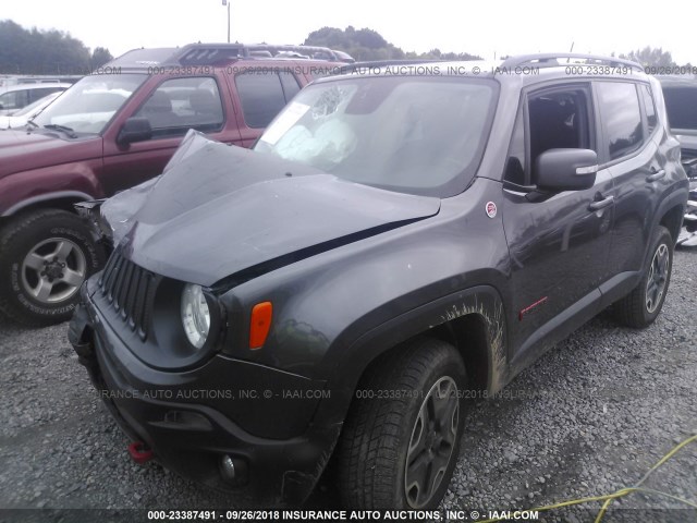 ZACCJBCT5GPD01461 - 2016 JEEP RENEGADE TRAILHAWK GRAY photo 2