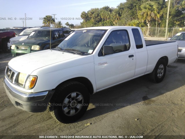 1N6DD26S8XC335345 - 1999 NISSAN FRONTIER KING CAB XE/KING CAB SE WHITE photo 2