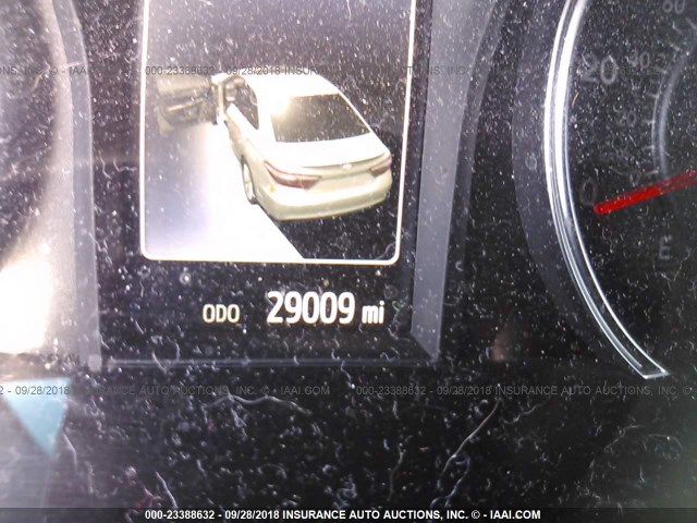 4T1BF1FK8HU408638 - 2017 TOYOTA CAMRY LE/XLE/SE/XSE 白色 照片 7