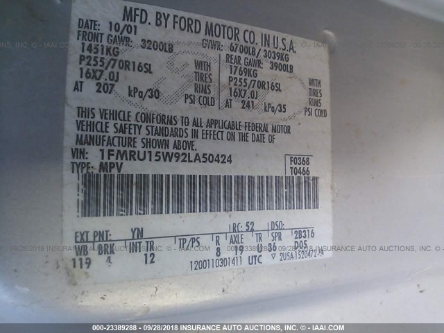 1FMRU15W92LA50424 - 2002 FORD EXPEDITION XLT SILVER photo 9