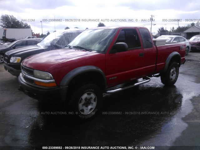 1GCCT19W728150645 - 2002 CHEVROLET S TRUCK S10 RED photo 2