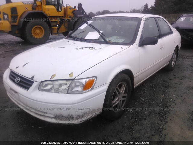 JT2BG28K610598577 - 2001 TOYOTA CAMRY LE/XLE WHITE photo 2