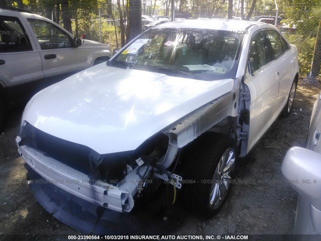 1FAHP2FW1AG166869 - 2010 FORD TAURUS LIMITED WHITE photo 2