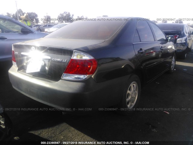 4T1BE32K05U389213 - 2005 TOYOTA CAMRY LE/XLE/SE Қара фото 4