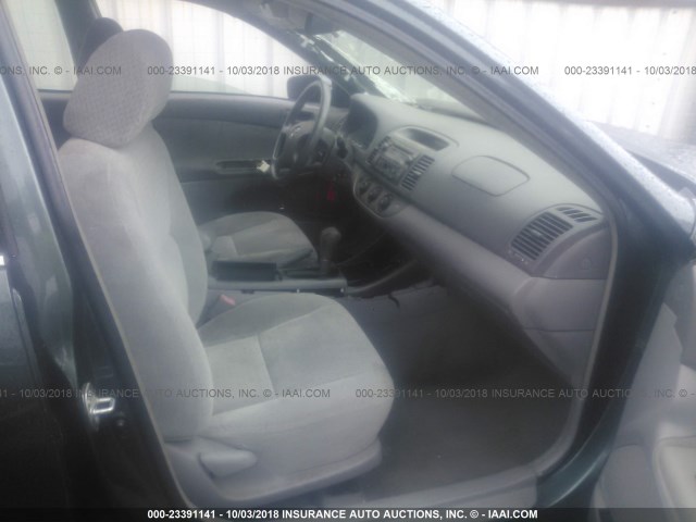 4T1BF32K52U514229 - 2002 TOYOTA CAMRY LE/XLE/SE GREEN photo 5