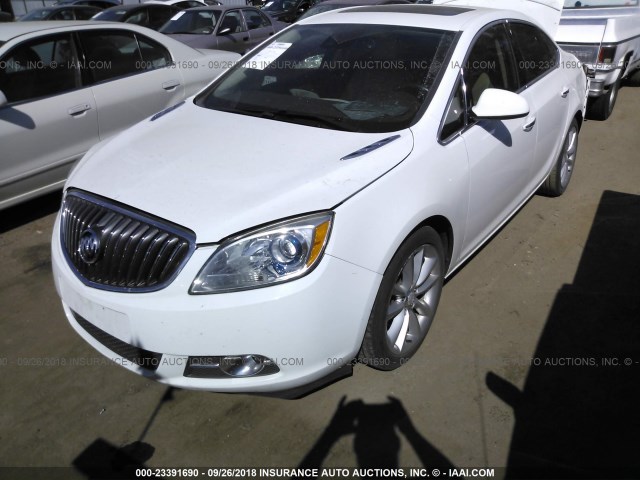 1G4PR5SK3E4132987 - 2014 BUICK VERANO CONVENIENCE WHITE photo 2