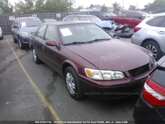 4T1BG22K5YU730145 - 2000 TOYOTA CAMRY CE/LE/XLE მუქწითელი ფოტო 1