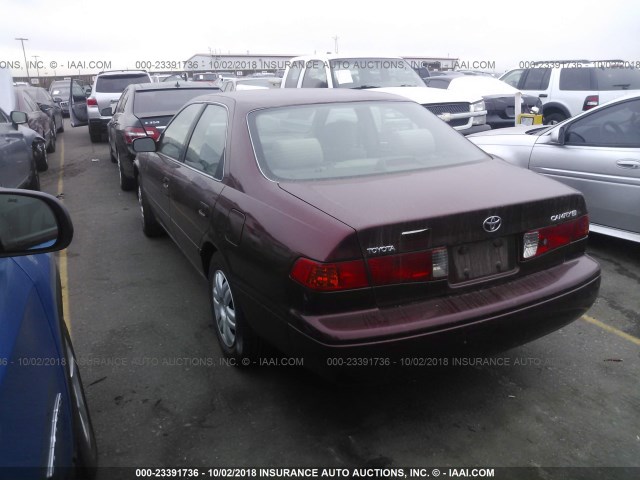 4T1BG22K5YU730145 - 2000 TOYOTA CAMRY CE/LE/XLE მუქწითელი ფოტო 3