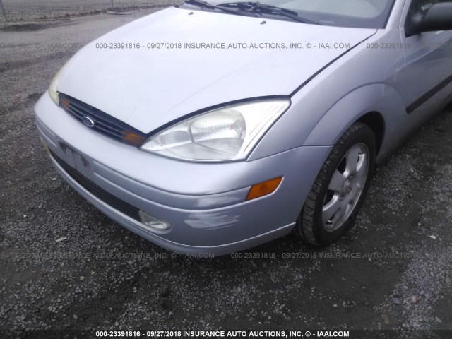 3FAFP31331R248282 - 2001 FORD FOCUS ZX3 SILVER photo 6