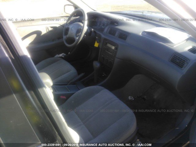 4T1BF22K4YU953246 - 2000 TOYOTA CAMRY LE/XLE 灰色 照片 5