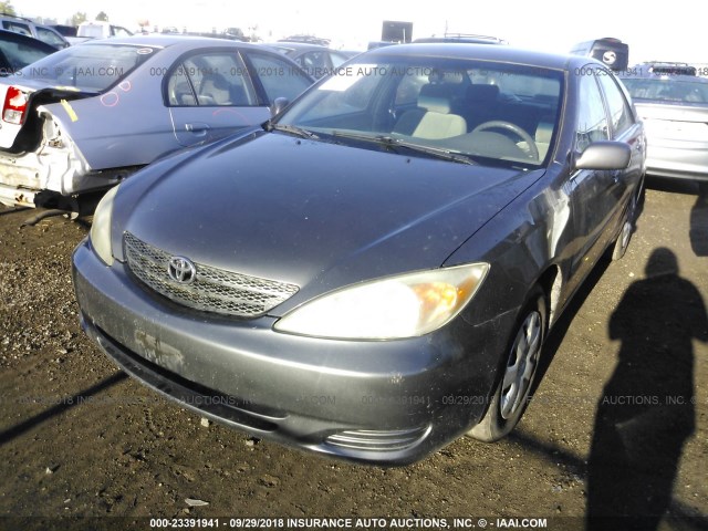 4T1BE32K14U926024 - 2004 TOYOTA CAMRY LE/XLE/SE GRAY photo 2
