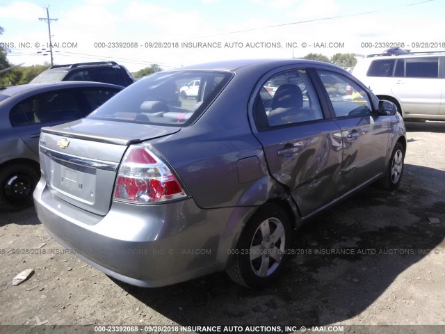 KL1TD5DE1AB108533 - 2010 CHEVROLET AVEO LS/LT Сұр фото 4