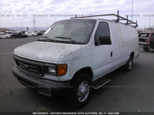 1FTSS34L45HB15718 - 2005 FORD ECONOLINE E350 SUPER DUTY VAN WHITE photo 2