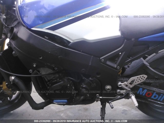 JS1GN7CA352113685 - 2005 SUZUKI GSX-R600 K BLUE photo 9