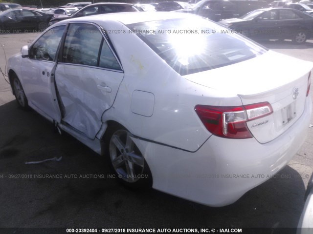 4T1BF1FK5CU178050 - 2012 TOYOTA CAMRY SE/LE/XLE WHITE photo 3