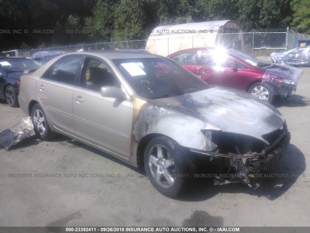 4T1BE32K82U106309 - 2002 TOYOTA CAMRY LE/XLE/SE Алтын фото 1