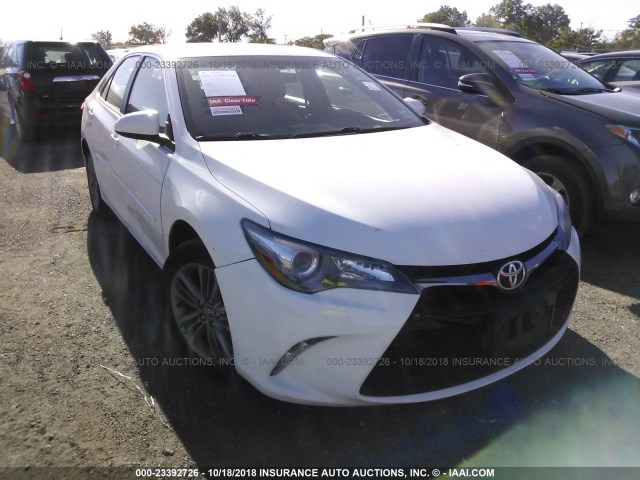 4T1BF1FK9GU124353 - 2016 TOYOTA CAMRY LE/XLE/SE/XSE 白色 照片 1