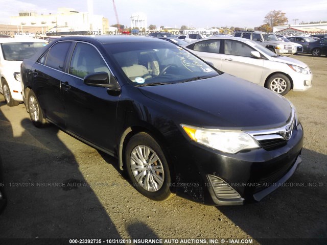 4T1BF1FK6CU030747 - 2012 TOYOTA CAMRY SE/LE/XLE შავი ფოტო 1