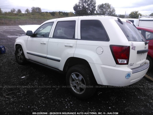 1J8GR48K87C604902 - 2007 JEEP GRAND CHEROKEE LAREDO/COLUMBIA/FREEDOM თეთრი ფოტო 3
