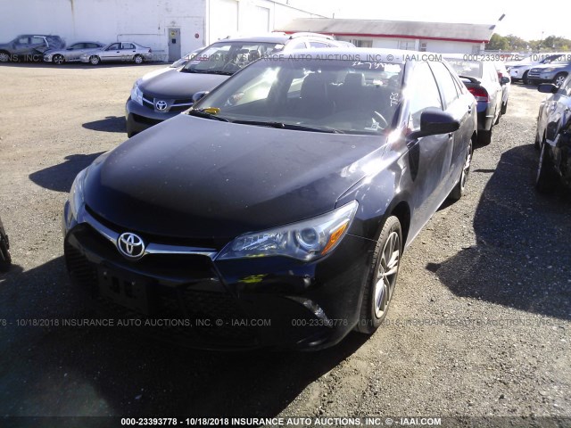 4T1BF1FK2HU739229 - 2017 TOYOTA CAMRY LE/XLE/SE/XSE 黑色 照片 2