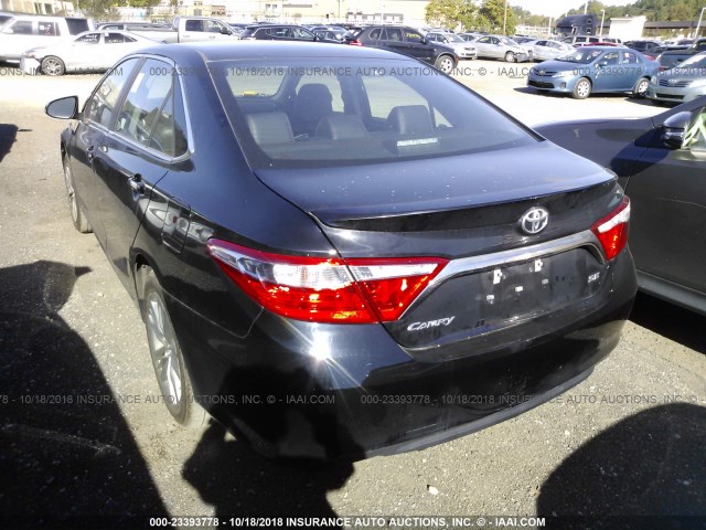 4T1BF1FK2HU739229 - 2017 TOYOTA CAMRY LE/XLE/SE/XSE 黑色 照片 3