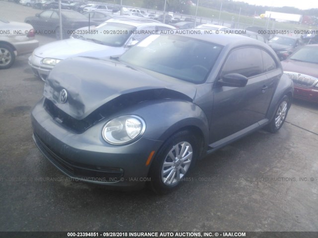 3VWFP7AT1CM646315 - 2012 VOLKSWAGEN BEETLE SILVER photo 2