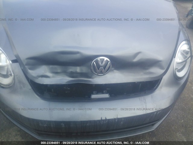 3VWFP7AT1CM646315 - 2012 VOLKSWAGEN BEETLE SILVER photo 6