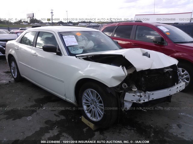 2C3KA43D99H502613 - 2009 CHRYSLER 300 LX WHITE photo 1