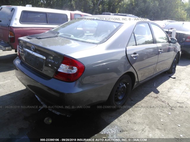 4T1BE32K82U614585 - 2002 TOYOTA CAMRY LE/XLE/SE Күміс фото 4