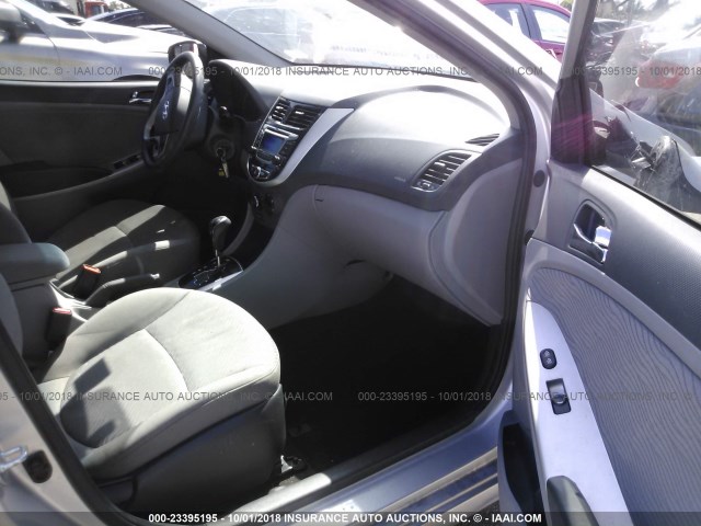 KMHCU4AE7EU767715 - 2014 HYUNDAI ACCENT GLS/SE SILVER photo 5