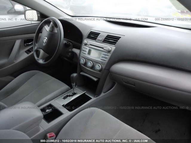 4T4BE46K38R022722 - 2008 TOYOTA CAMRY CE/LE/XLE/SE GRAY photo 5