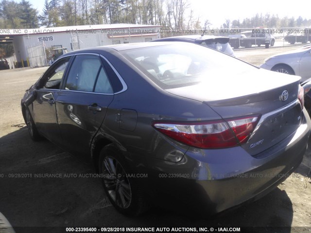 4T1BF1FK0FU495240 - 2015 TOYOTA CAMRY LE/XLE/SE/XSE 灰色 照片 3