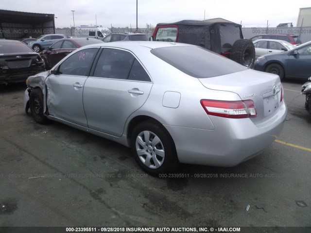 4T1BF3EK0AU038157 - 2010 TOYOTA CAMRY SE/LE/XLE 银色 照片 3