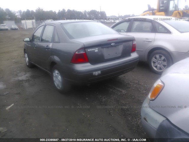 1FAHP34N67W264231 - 2007 FORD FOCUS ZX4/S/SE/SES 灰色 照片 3