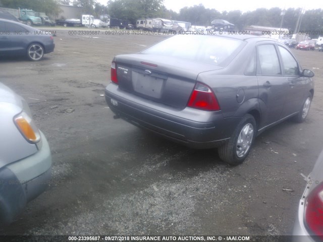 1FAHP34N67W264231 - 2007 FORD FOCUS ZX4/S/SE/SES 灰色 照片 4
