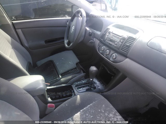 4T1BE32K45U428109 - 2005 TOYOTA CAMRY LE/XLE/SE BLACK photo 5
