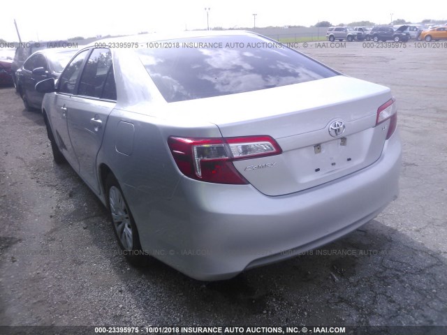 4T4BF1FK1CR249699 - 2012 TOYOTA CAMRY SE/LE/XLE SILVER photo 3