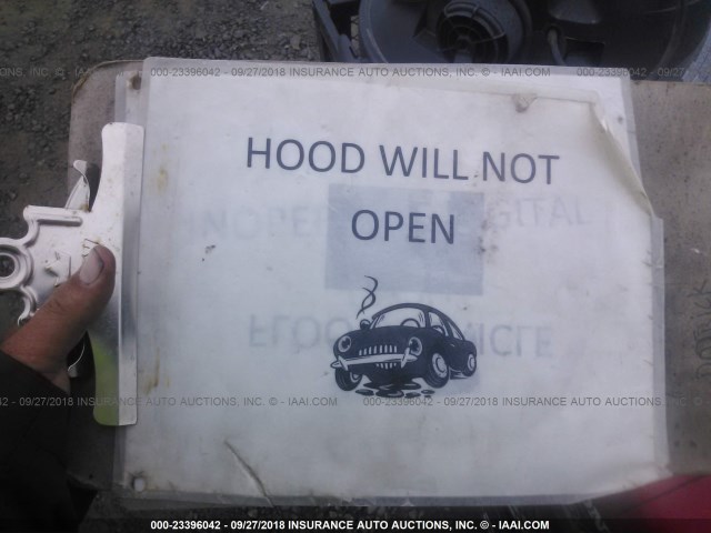 2T1KU4EE4AC302701 - 2010 TOYOTA COROLLA MATRIX  SILVER photo 10