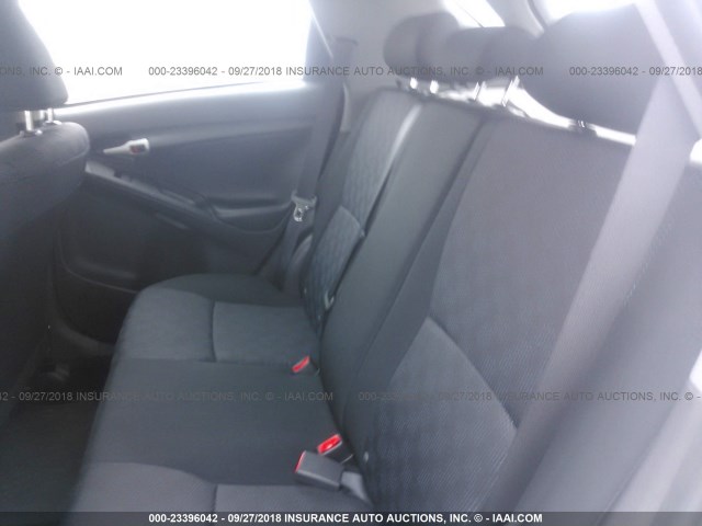 2T1KU4EE4AC302701 - 2010 TOYOTA COROLLA MATRIX  SILVER photo 8