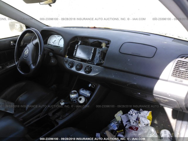 4T1BF32K62U512988 - 2002 TOYOTA CAMRY LE/XLE/SE Сұр фото 5