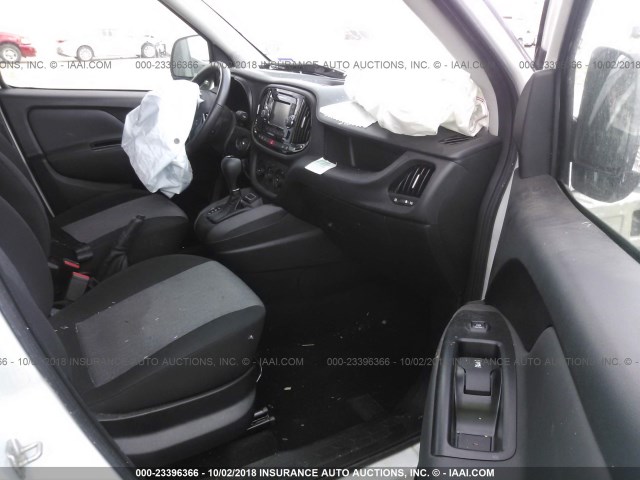 ZFBERFBB9H6E09075 - 2017 RAM PROMASTER CITY SLT 白色 照片 5