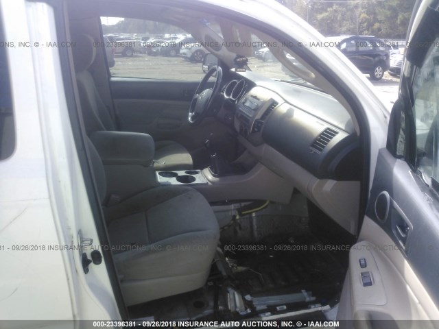 5TETU62N85Z033932 - 2005 TOYOTA TACOMA PRERUNNER ACCESS CAB WHITE photo 5