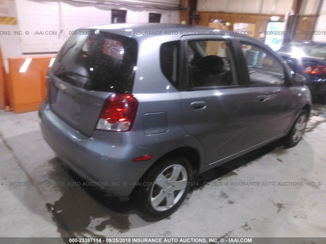 KL1TD66678B036100 - 2008 CHEVROLET AVEO LS GRAY photo 4