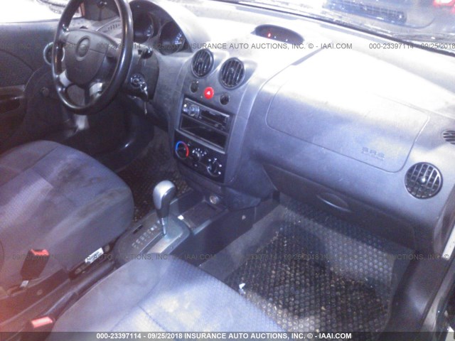 KL1TD66678B036100 - 2008 CHEVROLET AVEO LS GRAY photo 5