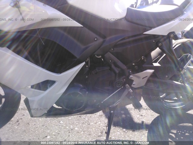 JKAEXEJ12HDA01674 - 2017 KAWASAKI EX650 J თეთრი ფოტო 9