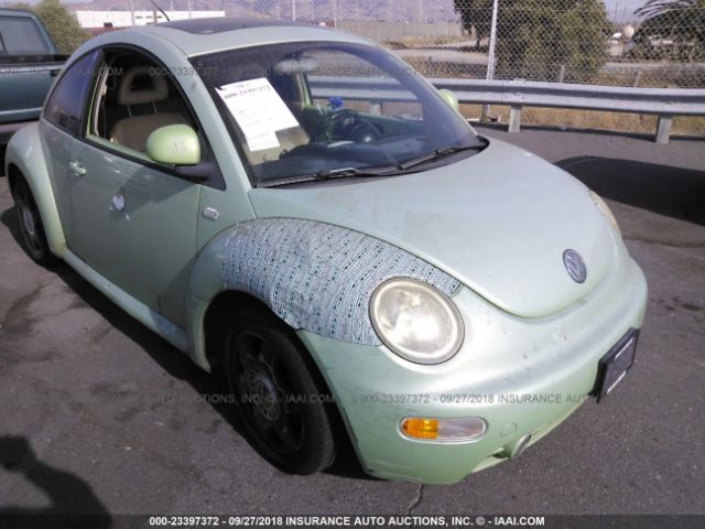 3VWDD21C0YM458136 - 2000 VOLKSWAGEN NEW BEETLE GLX 绿色 照片 1