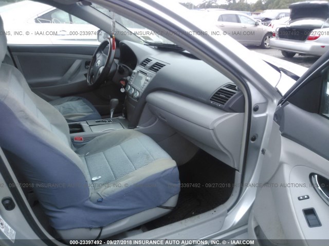 4T1BE46K29U912544 - 2009 TOYOTA CAMRY SE/LE/XLE 银色 照片 5