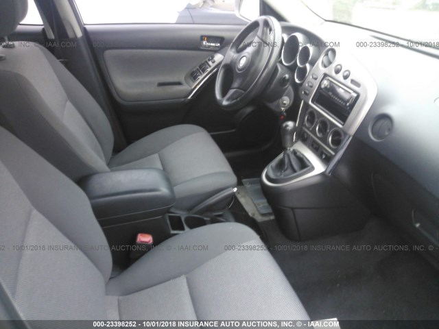 2T1KR32E04C198857 - 2004 TOYOTA COROLLA MATRIX XR SILVER photo 5