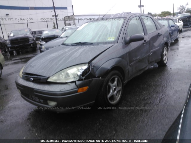 1FAFP38392W335558 - 2002 FORD FOCUS ZTS GRAY photo 2